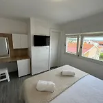 And Zara Apartamento