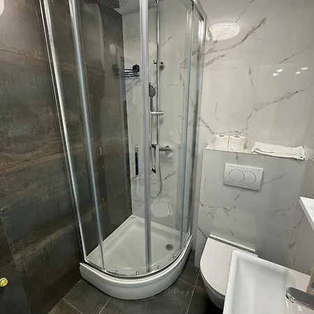 And Zara Apartman