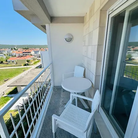 Apartman And Zara Sukošan