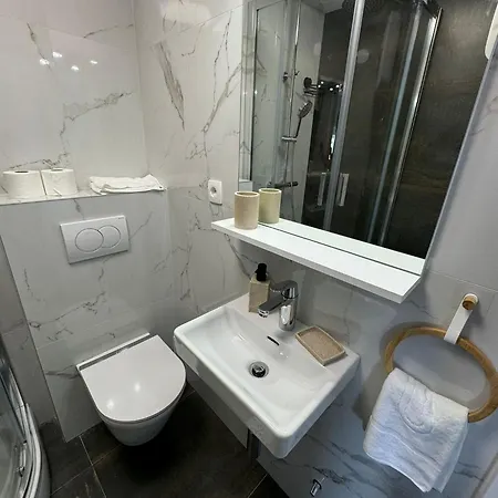 And Zara Apartment *