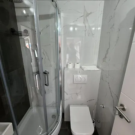 And Zara Apartment *