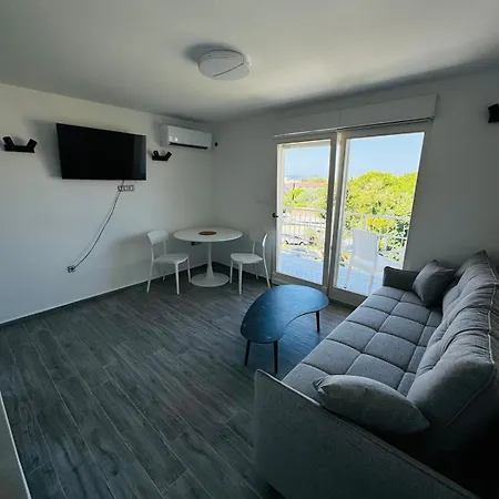 And Zara Apartment